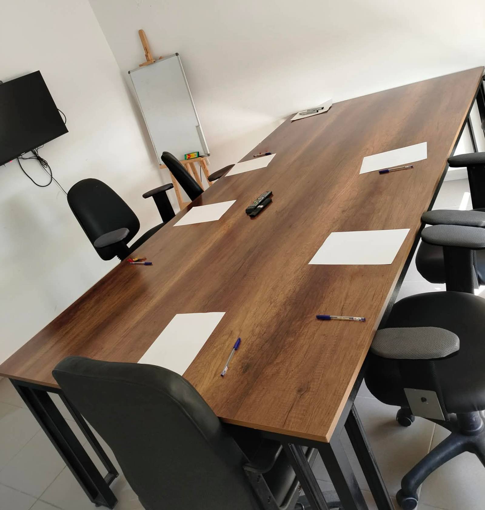 roomMeeting12